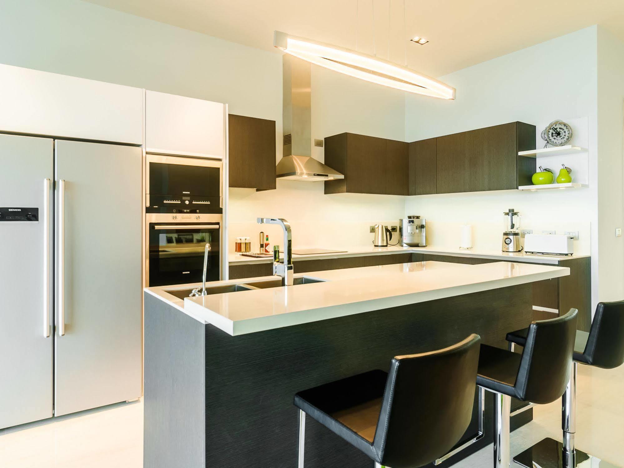 Elemental Villas Rawai Bagian luar foto